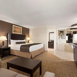 King Suite Jacuzzi